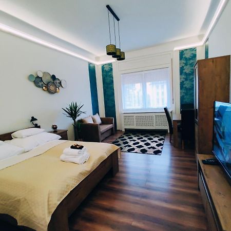 Central Palace Apartman Дебрецен Екстериор снимка