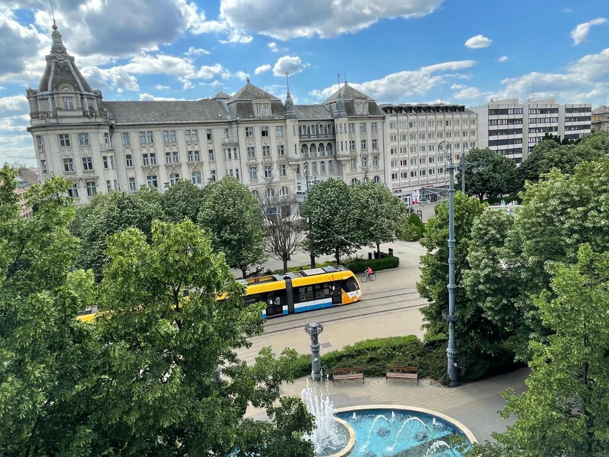 Central Palace Apartman Дебрецен Екстериор снимка