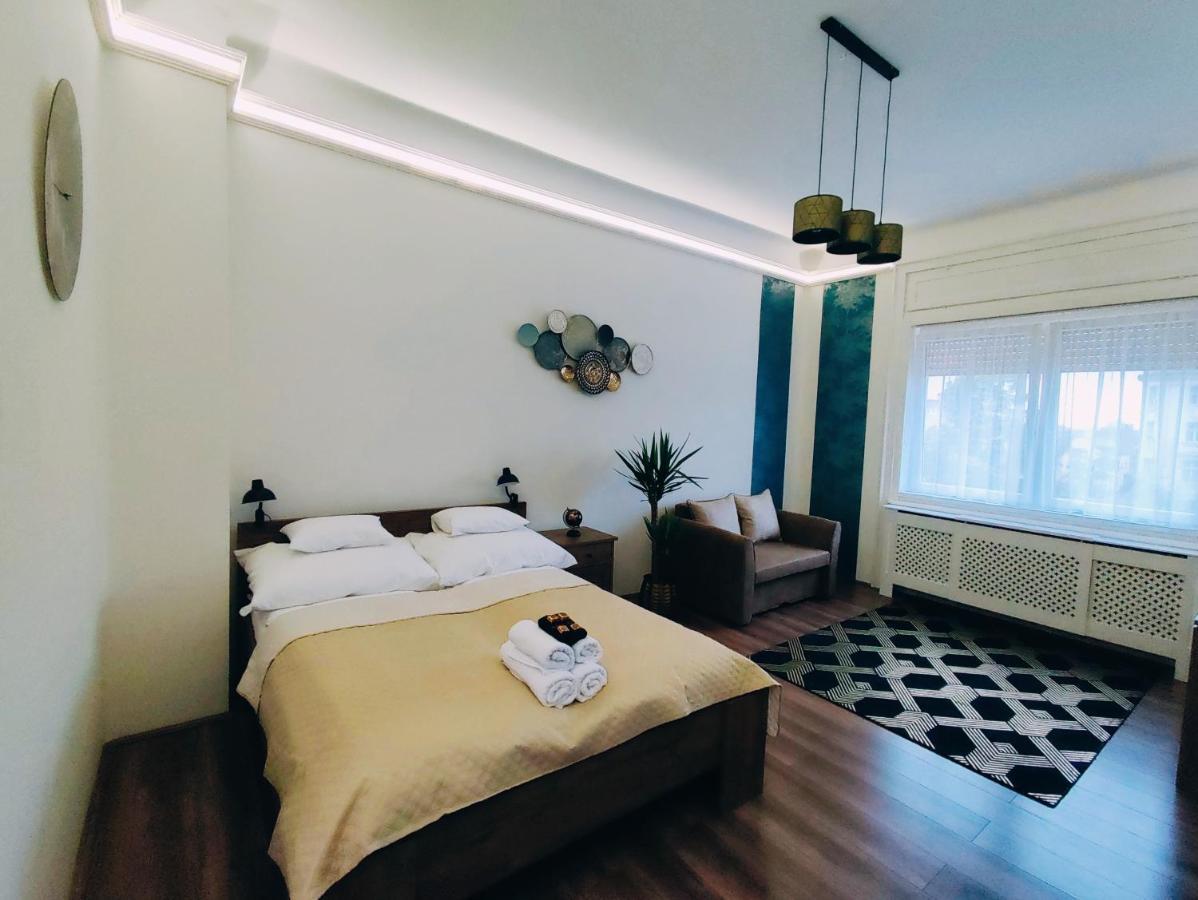 Central Palace Apartman Дебрецен Екстериор снимка