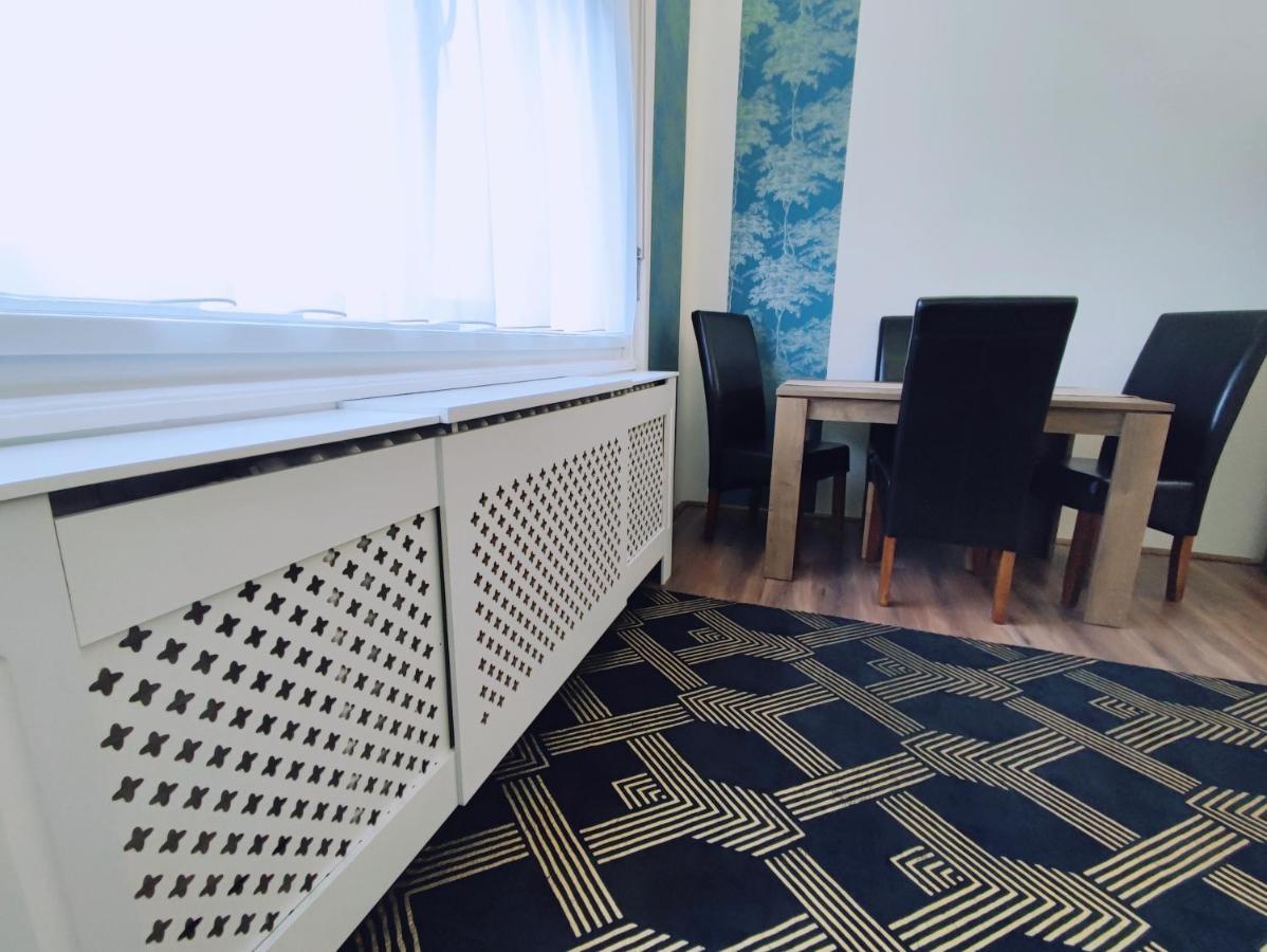 Central Palace Apartman Дебрецен Екстериор снимка