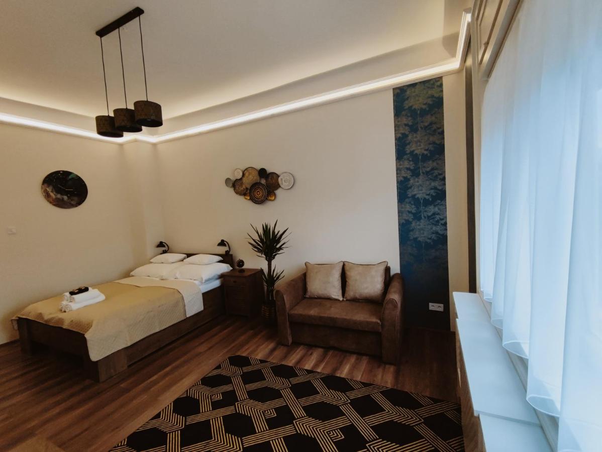 Central Palace Apartman Дебрецен Екстериор снимка